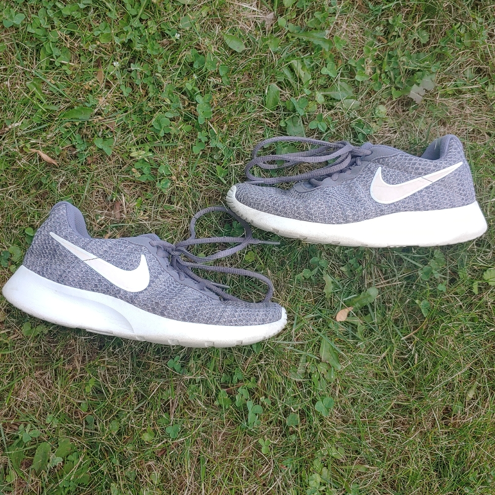 Grey Nike Tennis Shoes